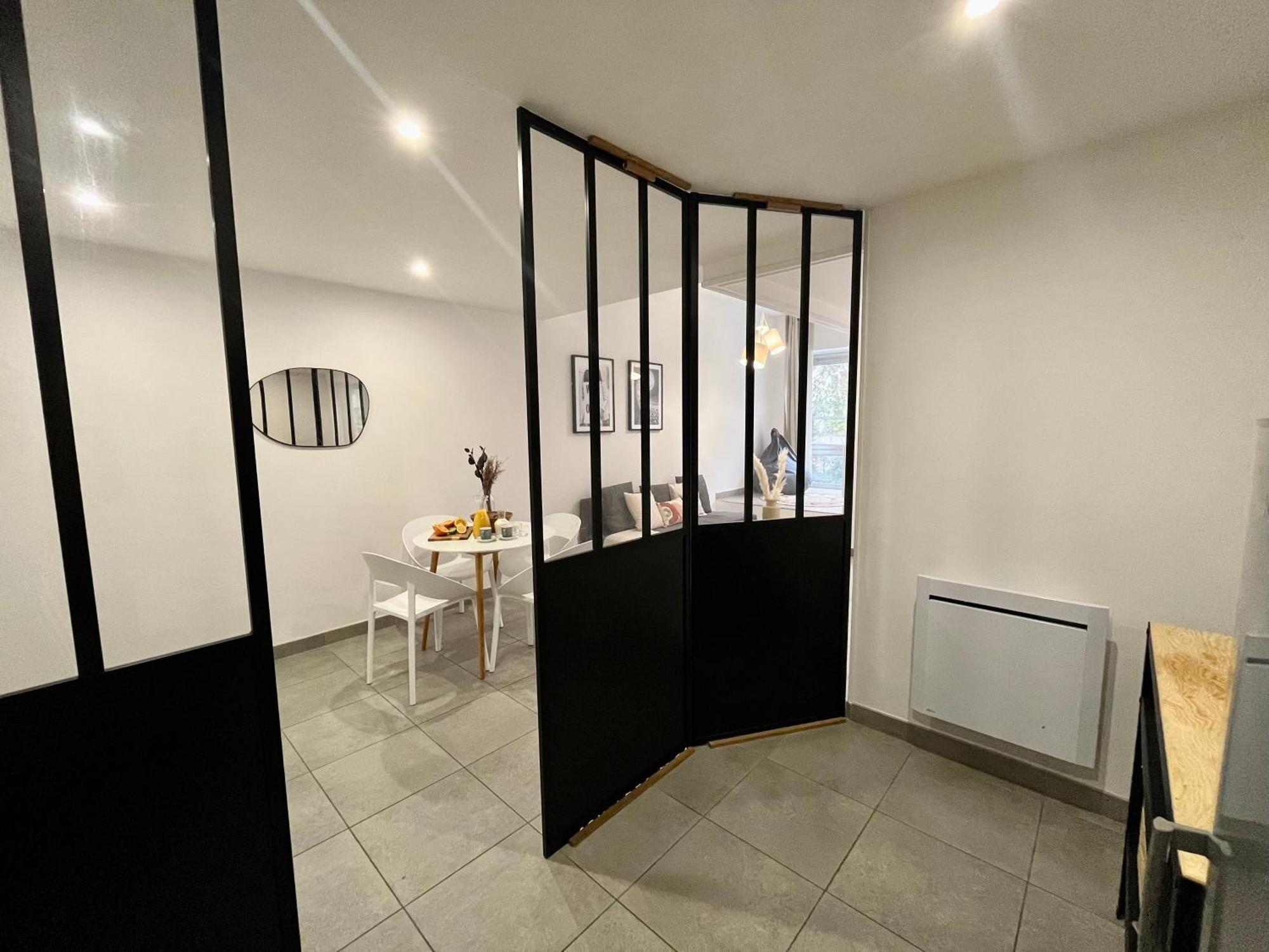 Suite Danbury Λυών Εξωτερικό φωτογραφία